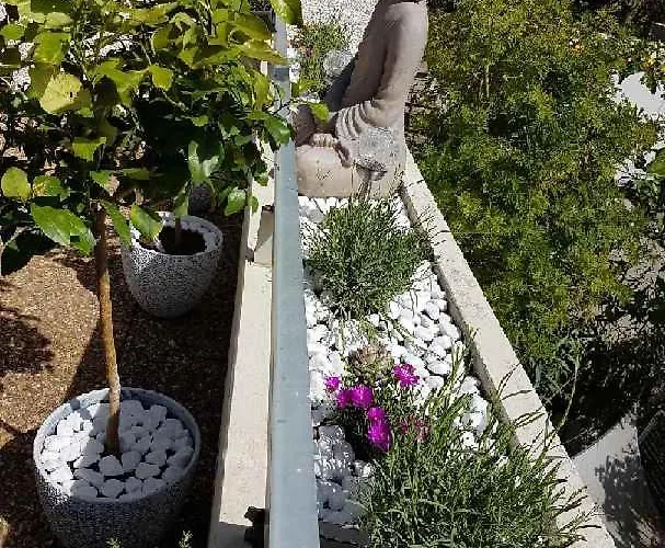 2 Pieces Avec Grande Terrasse