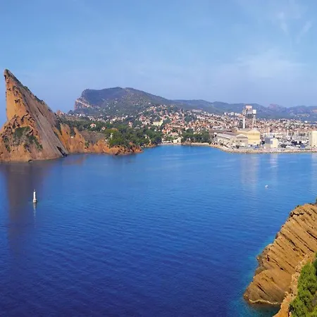 2 Pièces Avec Grande Terrasse * La Ciotat